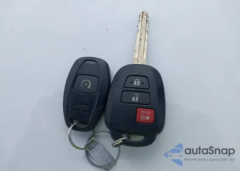 2019 Toyota Tundra Double Cab Sr/Double Cab Sr5 z USA, uszkodzony, nr VIN 5TFUM5F13KX081105